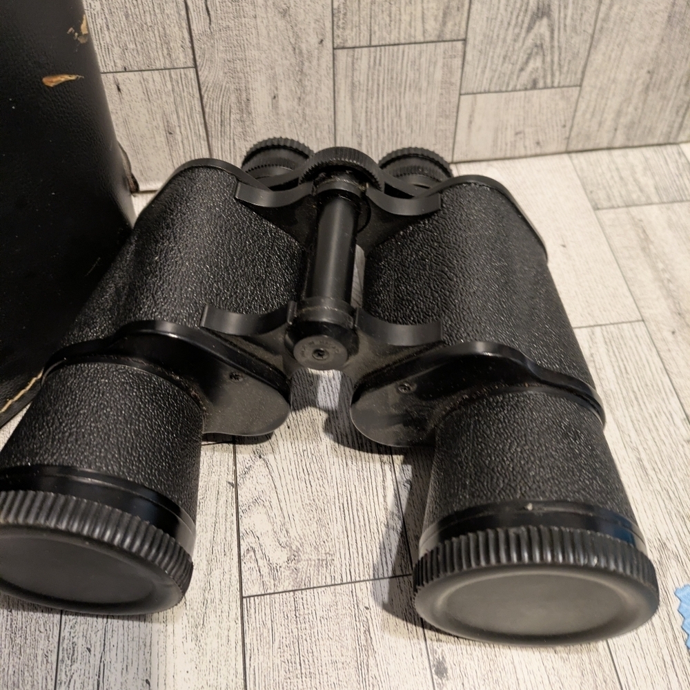 Classic Black Binoculars with Hard Case - Picture 3 of 16